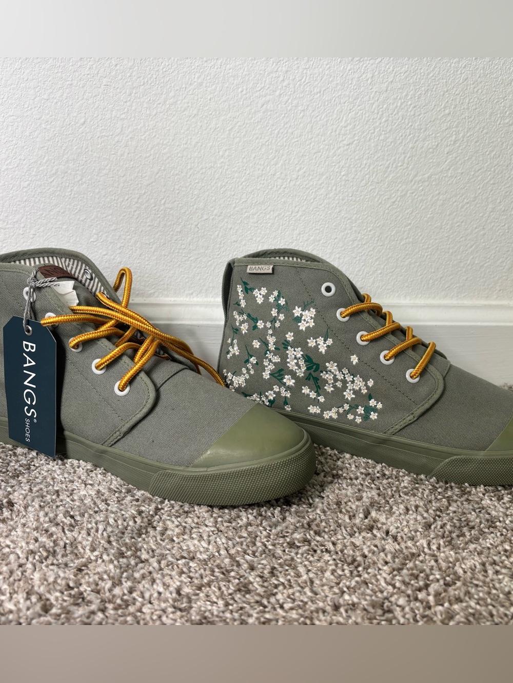 Women’s 8.5 Olive Green Floral High-Top ‘Bangs’ Sneakers with Yellow Laces